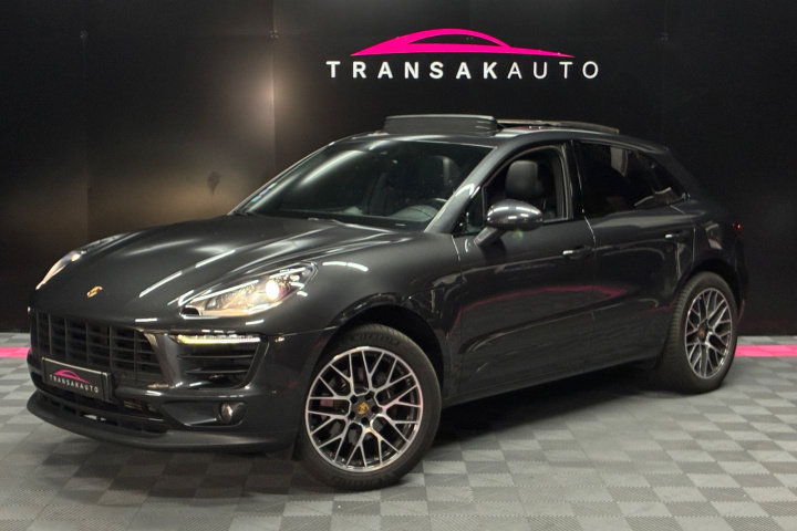 PORSCHE MACAN