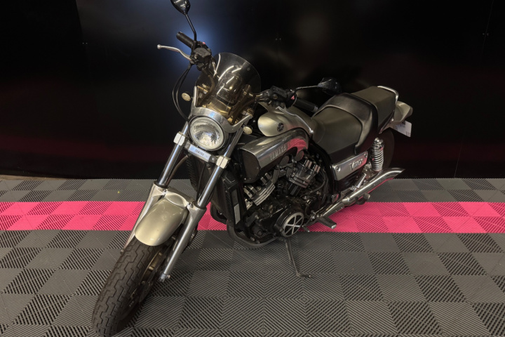 YAMAHA V-MAX